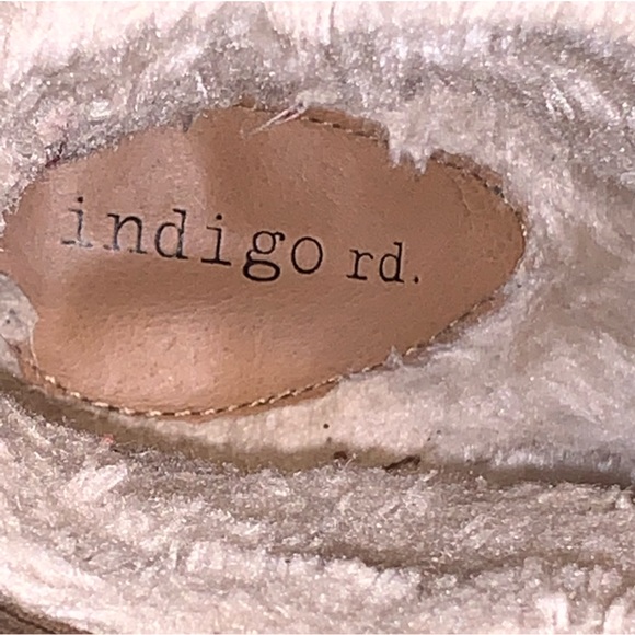 • Indigo Rd. “Aylee” Short OTA (Over The Ankle) Booties - Picture 8 of 9